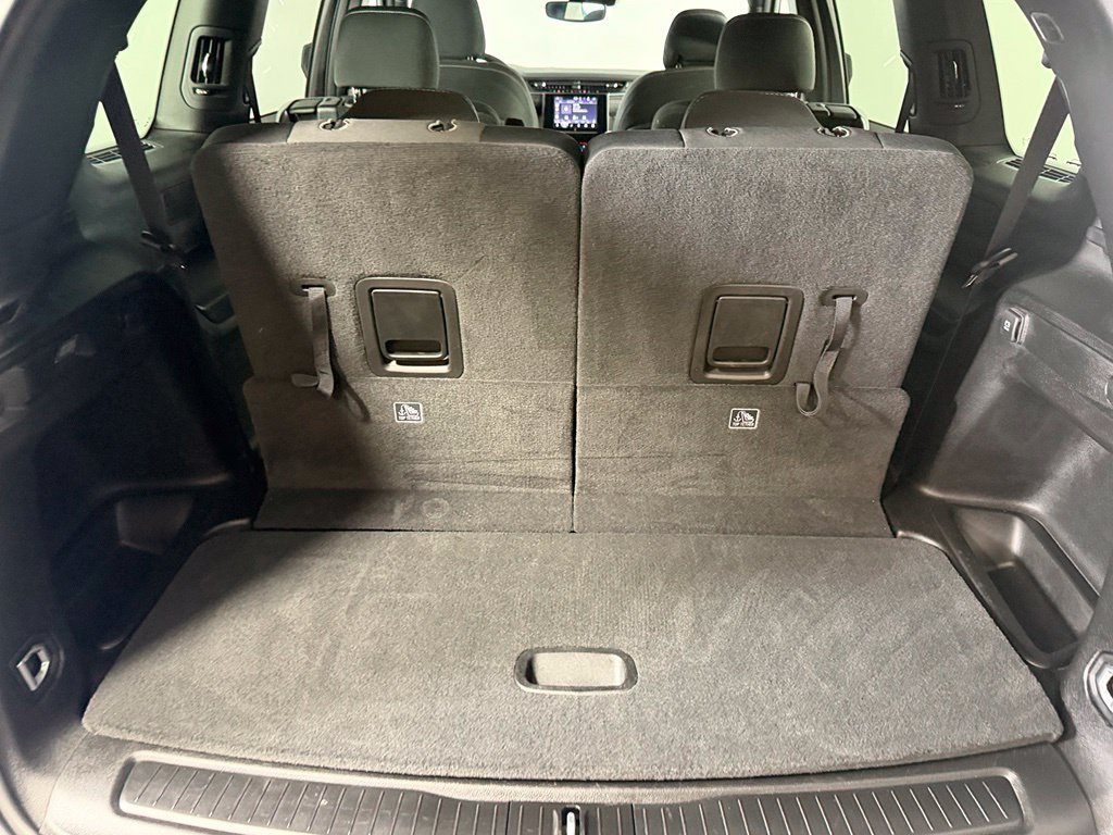 Used 2024 White Jeep Laredo image 18