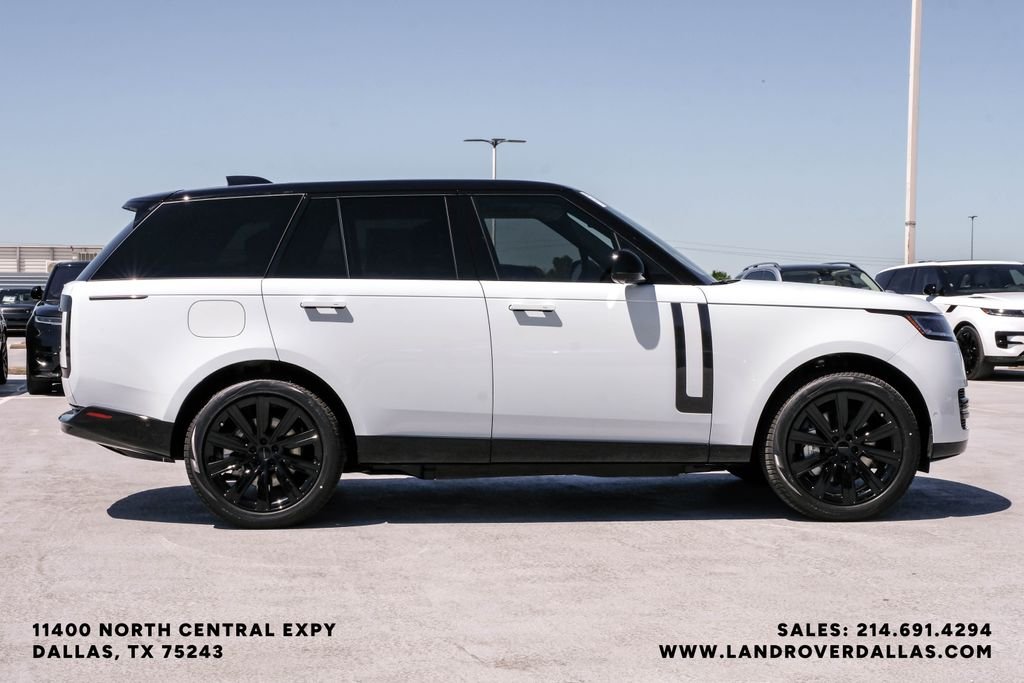 New 2026 Fuji White Land Rover SE image 7