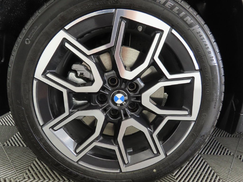 Certified Used 2026 Silver Metallic BMW xDrive28i image 31