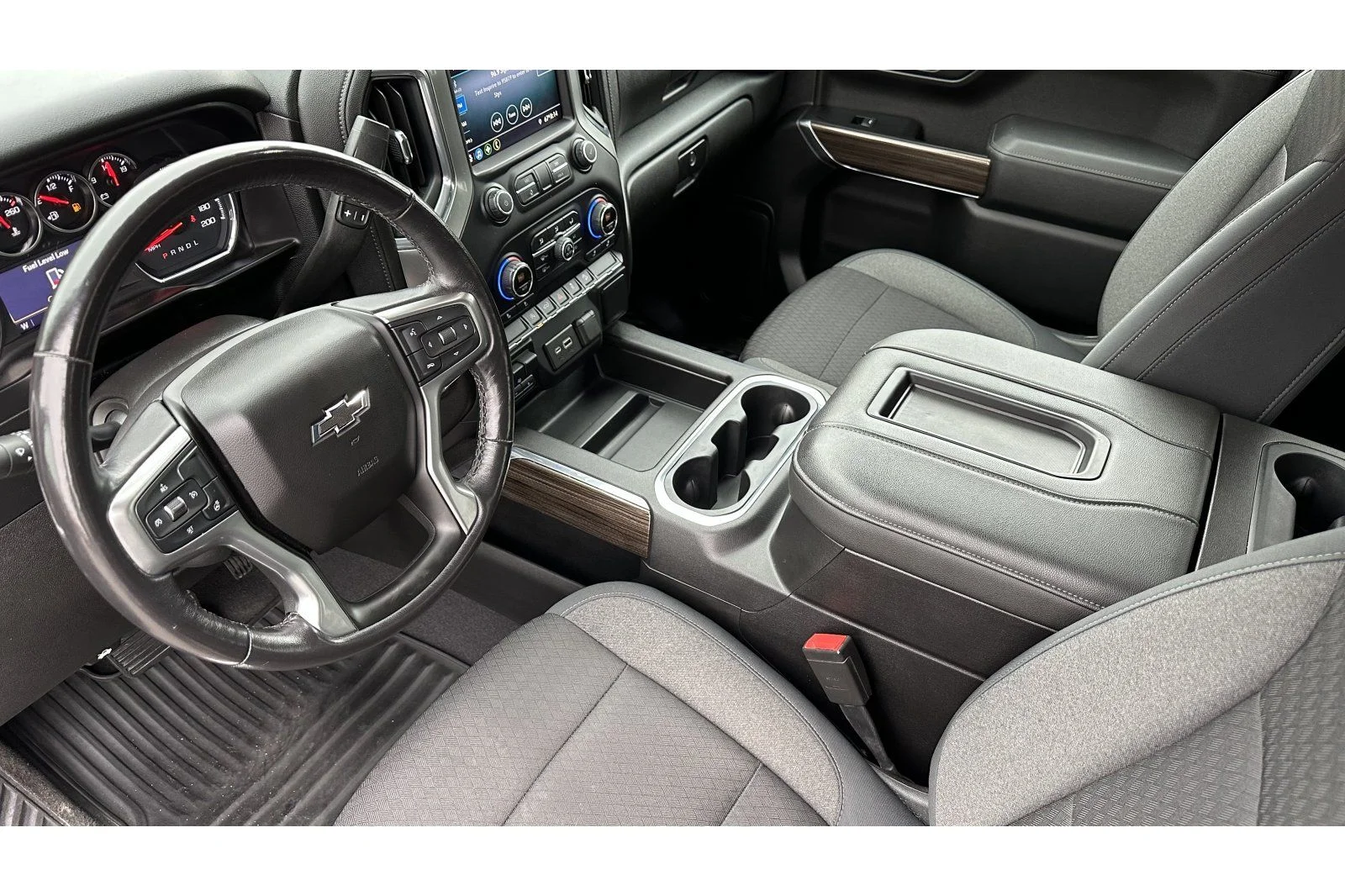 Used 2019  Chevrolet RST image 9