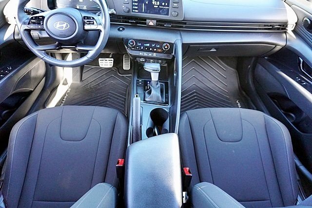 Used 2025 Gray Hyundai SEL Sport image 17