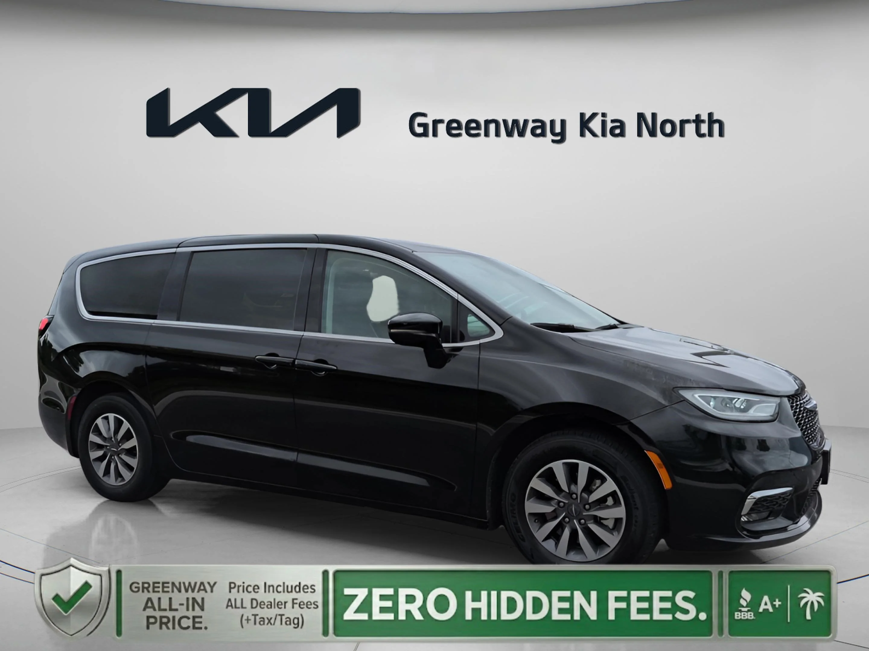 2024 Chrysler Pacifica Hybrid Select PHEV's photo