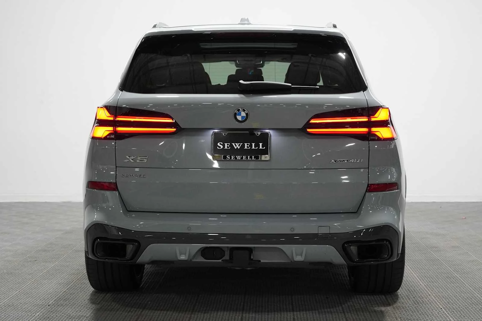 Certified Used 2026 Brooklyn Grey Metallic BMW xDrive40i image 5