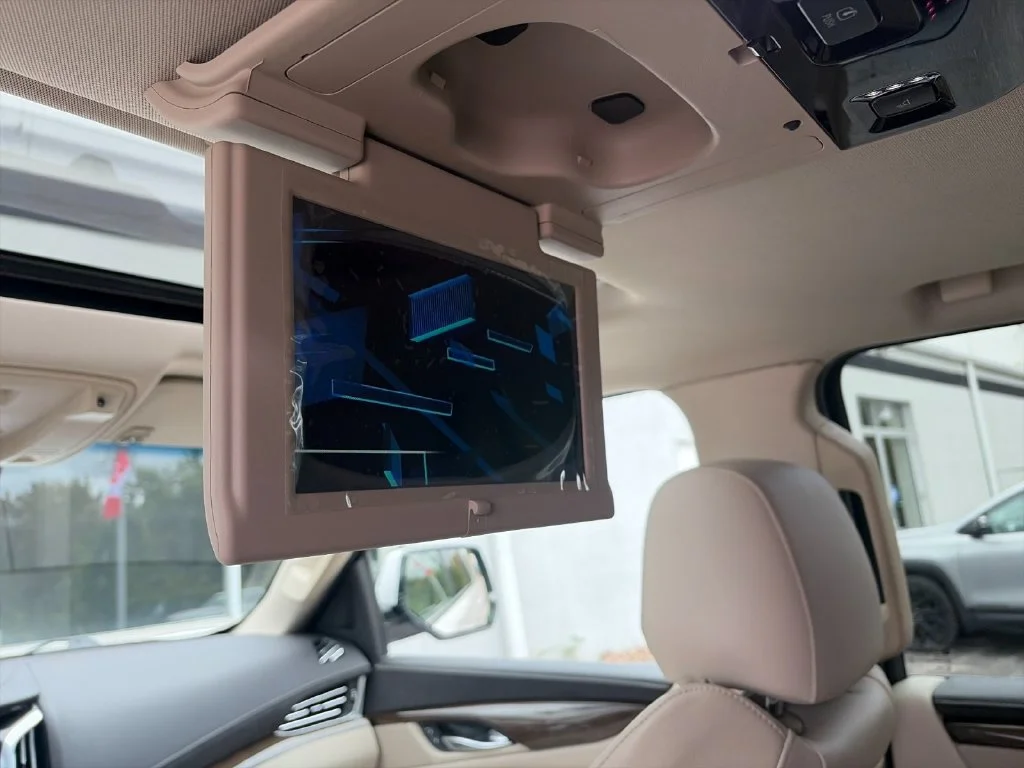 Used 2020 White Cadillac Premium Luxury image 18