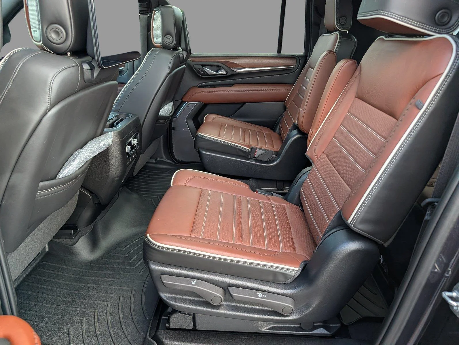 Certified Used 2023 TITANIUM RUSH METALLIC GMC Denali Ultimate image 32