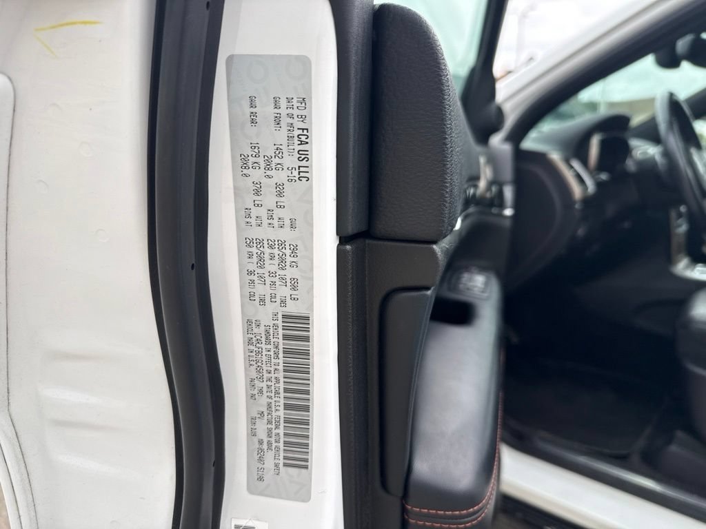 Used 2016 Bright White Clearcoat Jeep Limited image 26