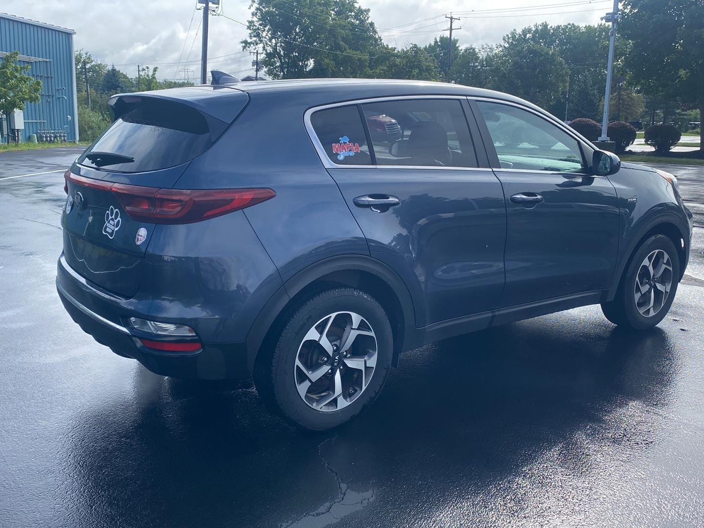 Used 2022 Pacific Blue Kia LX image 10
