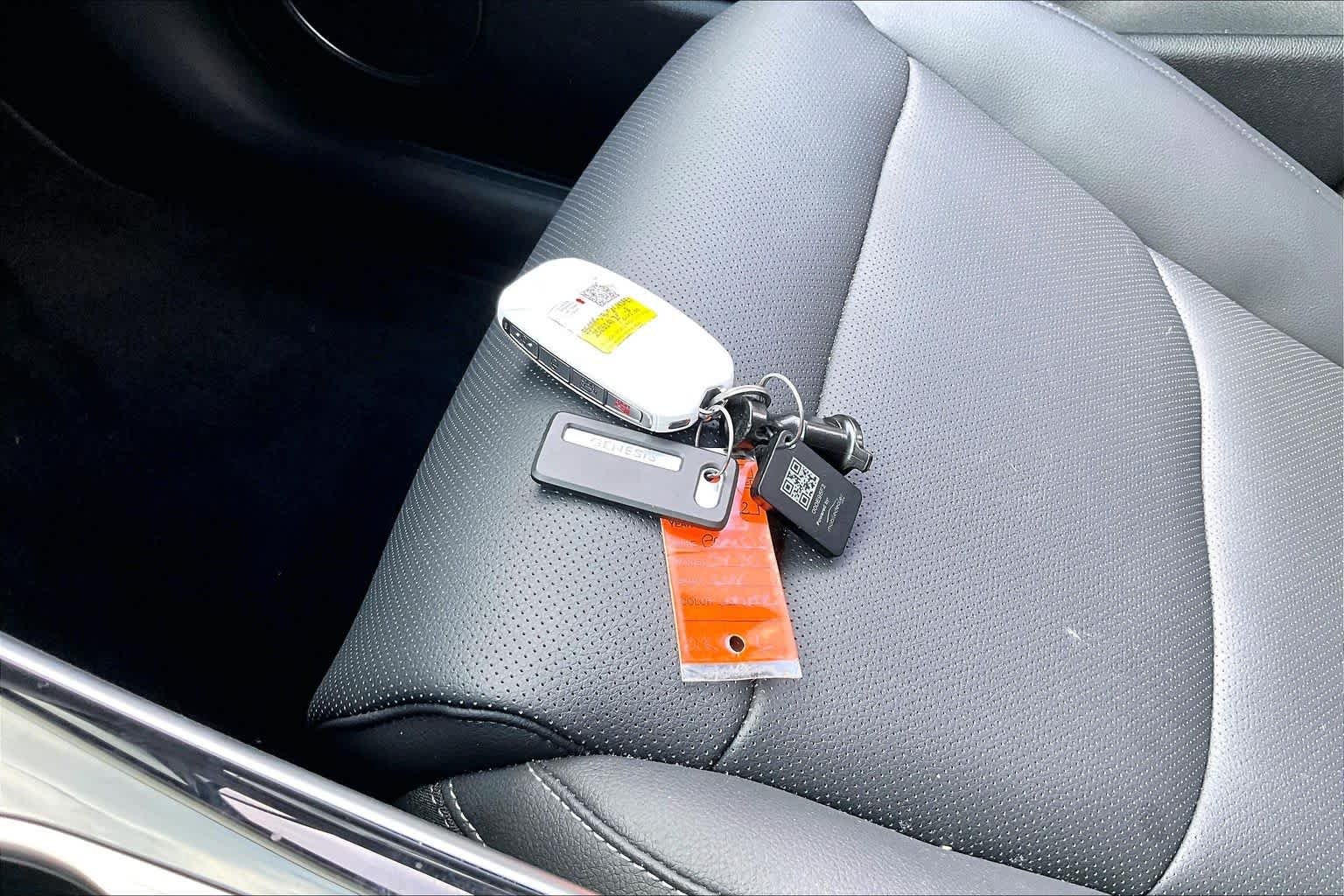 2026 GENESIS GV70 Standard - Photo 14