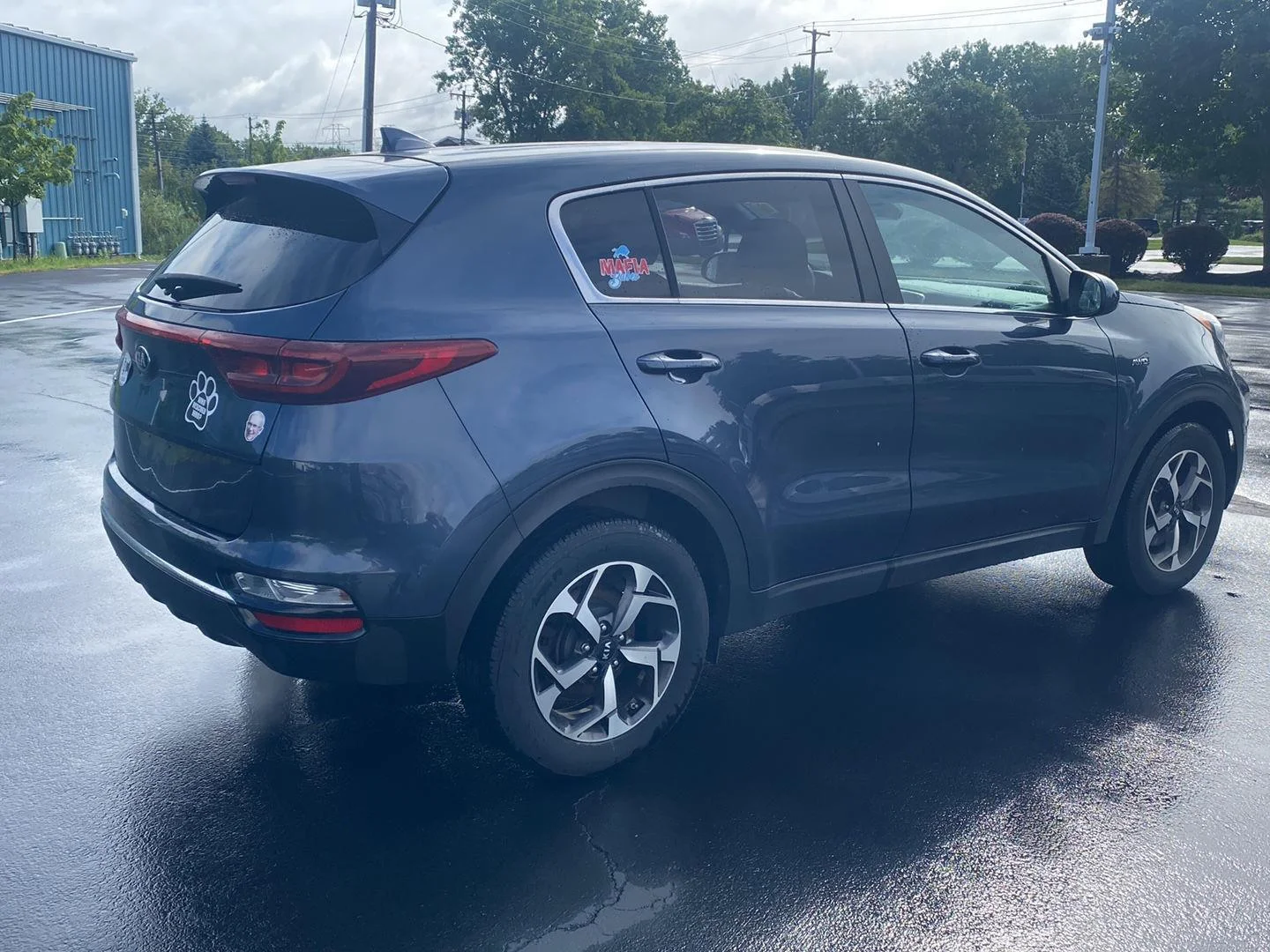Used 2022 Pacific Blue Kia LX image 10