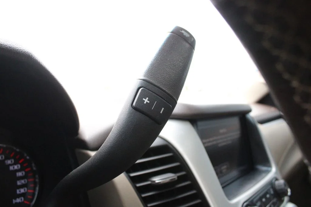 Used 2016 White GMC SLT image 16