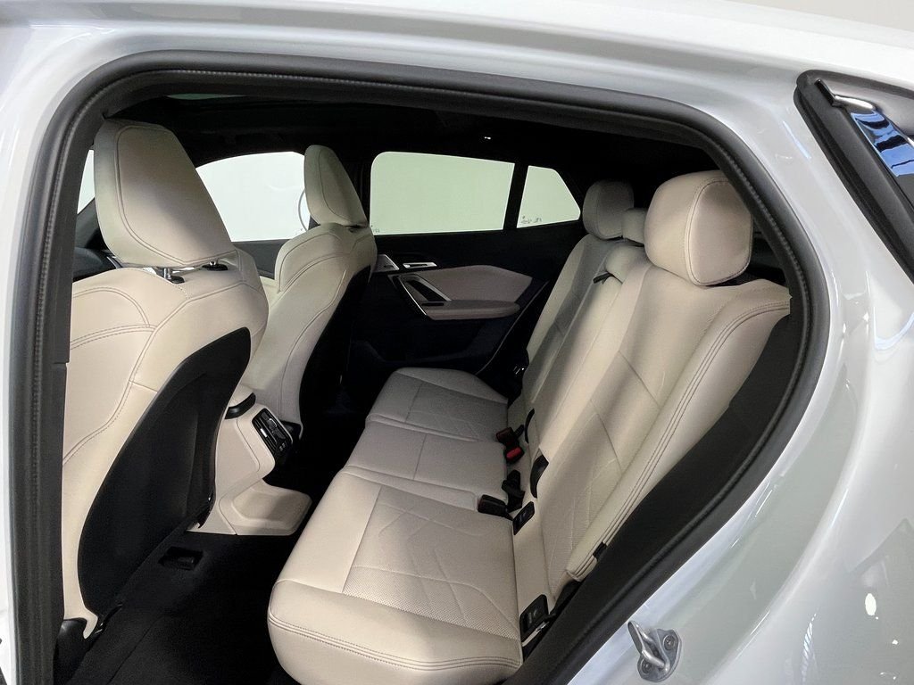 2025 BMW X2 28i - Photo 21