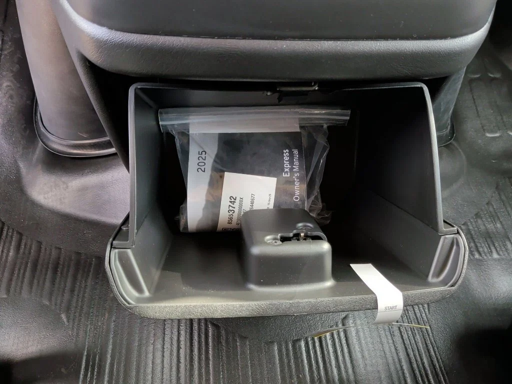 2025 Chevrolet Express Cargo Work Van - Photo 27