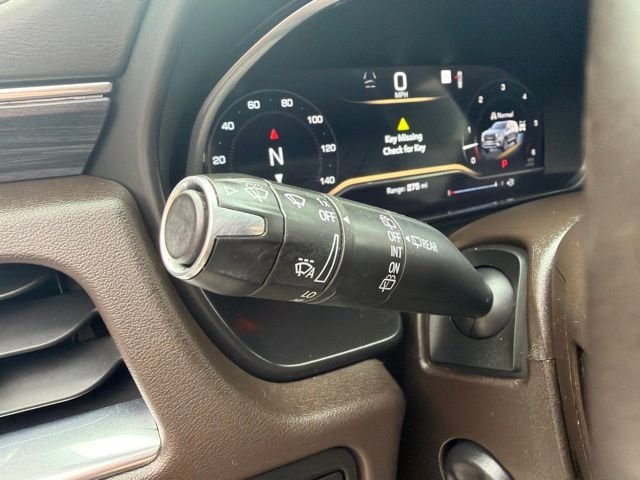 Used 2023 White GMC SLT image 26