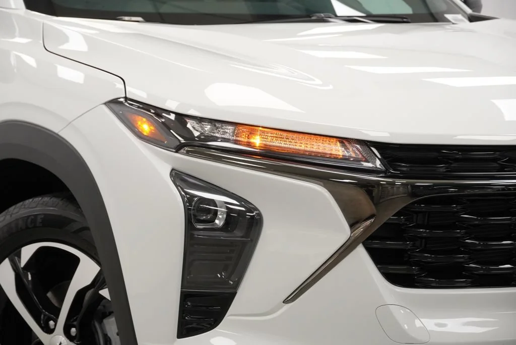New 2026 Summit White Chevrolet 1RS image 31