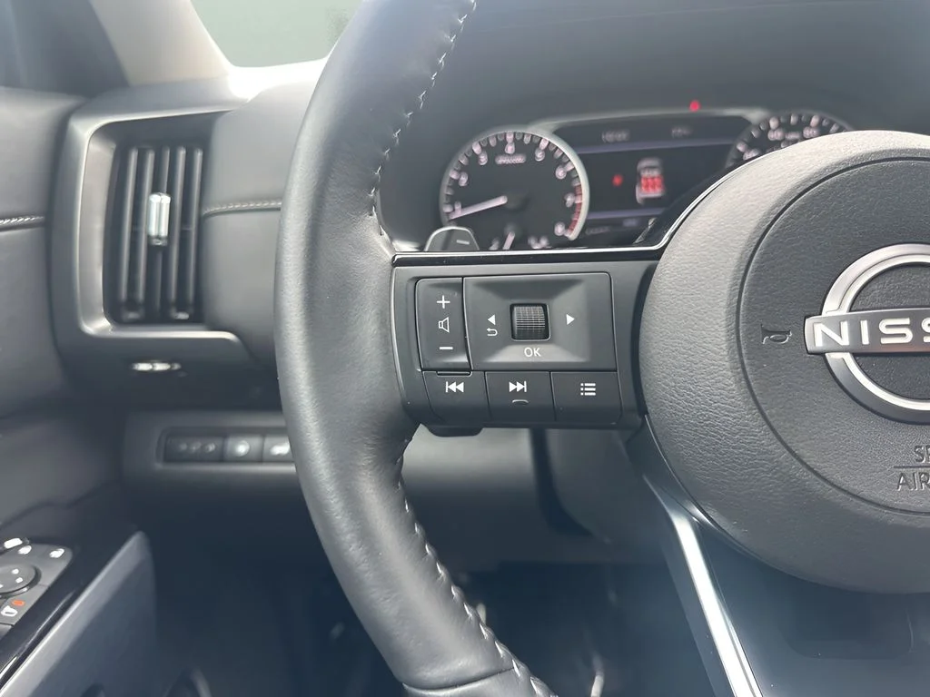 Used 2025 Black Nissan SL image 16