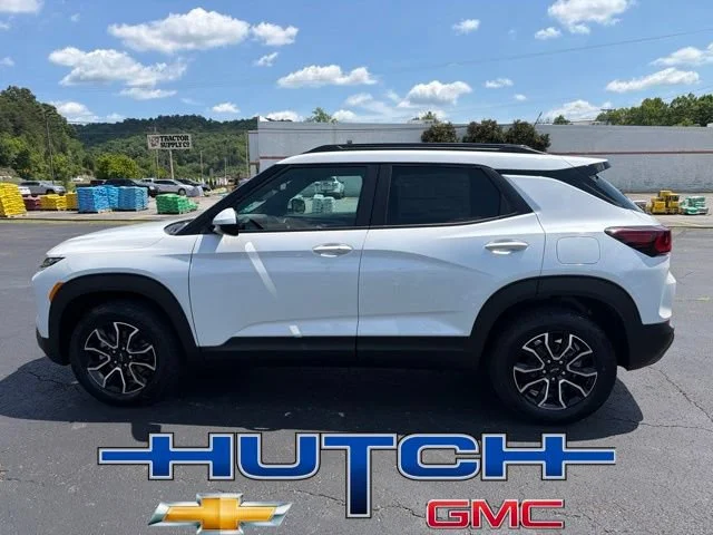 New 2026 Iridescent Pearl Tricoat Chevrolet ACTIV image 8