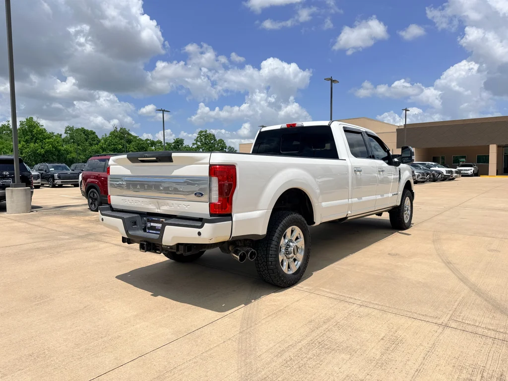 Used 2018 White Platinum Metallic Tri-Coat Ford Platinum image 6