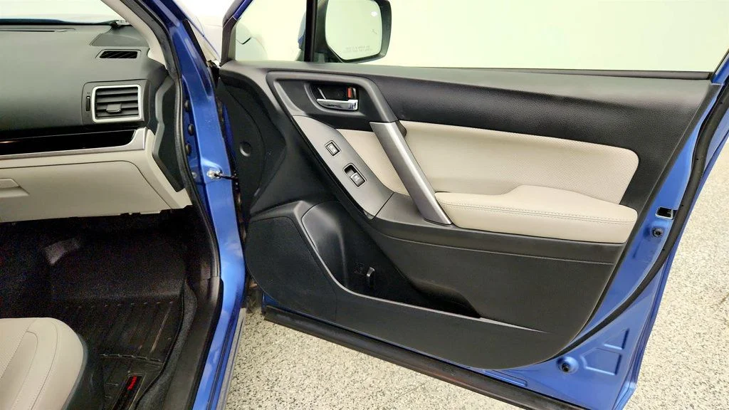 Used 2017 Quartz Blue Pearl Subaru 2.5i Limited CVT w/ Popular Package #2 & Blind Spot Detection image 24
