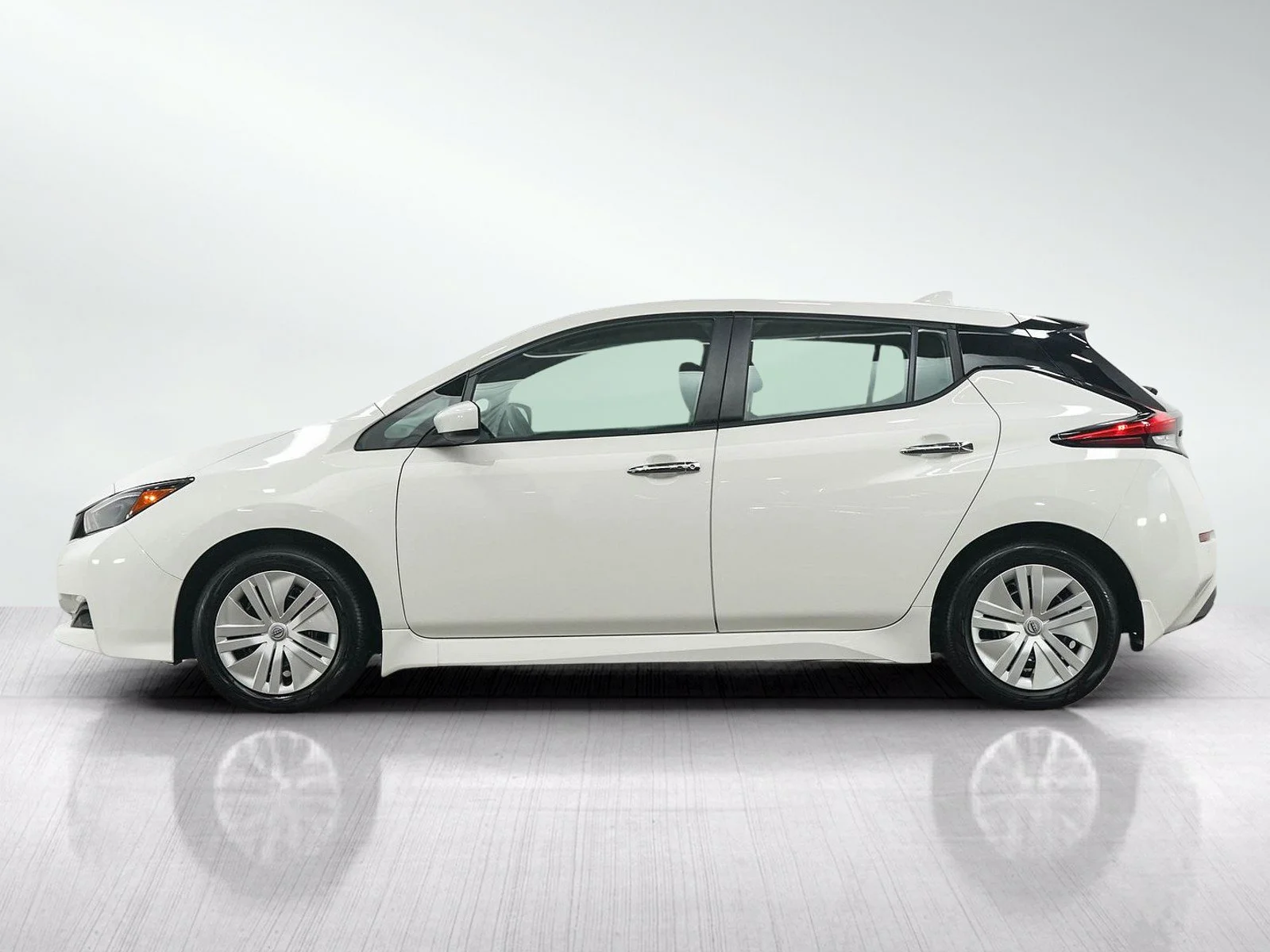 Used 2025 Nissan Leaf S with VIN 1N4AZ1BV9SC558610 for sale in Burnsville, MN