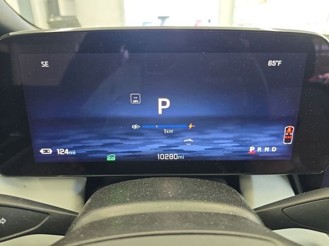 Used 2025 White Chevrolet LT image 17