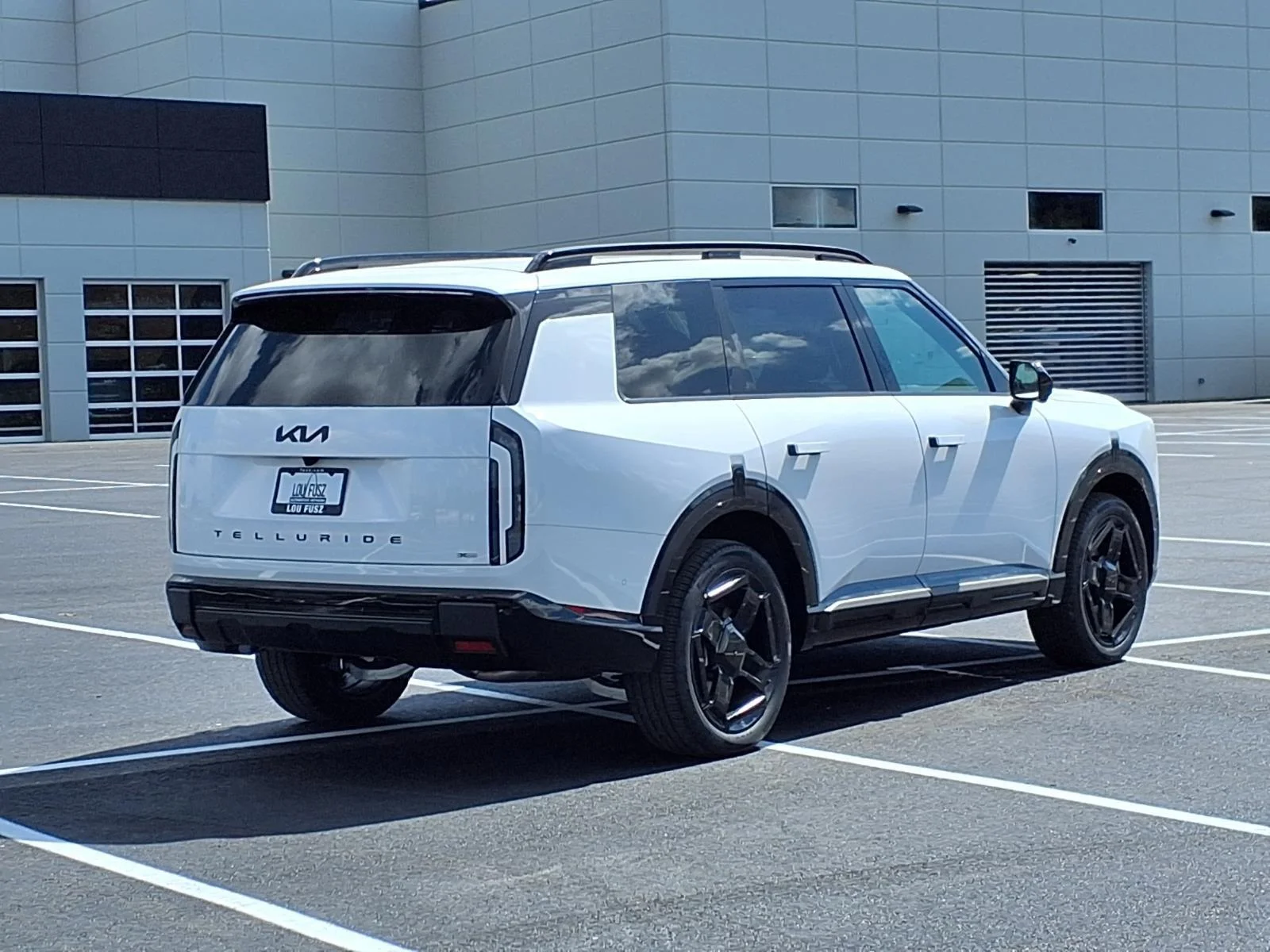 New 2027 Glacial White Pearl Kia X-Line SX image 21