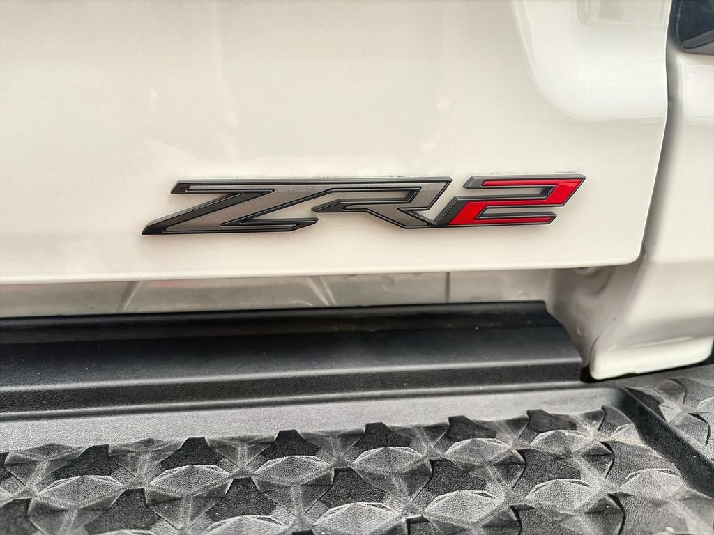 Used 2025 Summit White Chevrolet ZR2 image 32