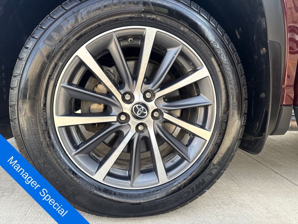 Used 2019 Red Toyota XLE image 28