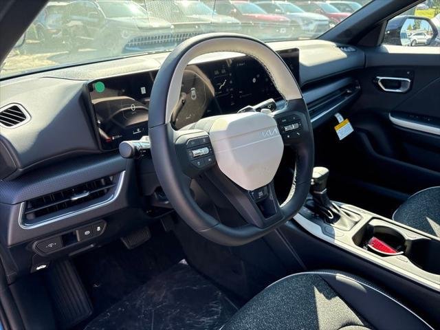 2025 Kia K4 GT-Line photo 3