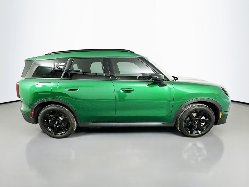 New 2026 Green MINI Signature Plus image 4