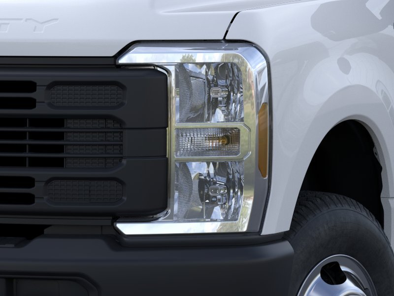 New 2025 Oxford White Ford F-350® XL image 18