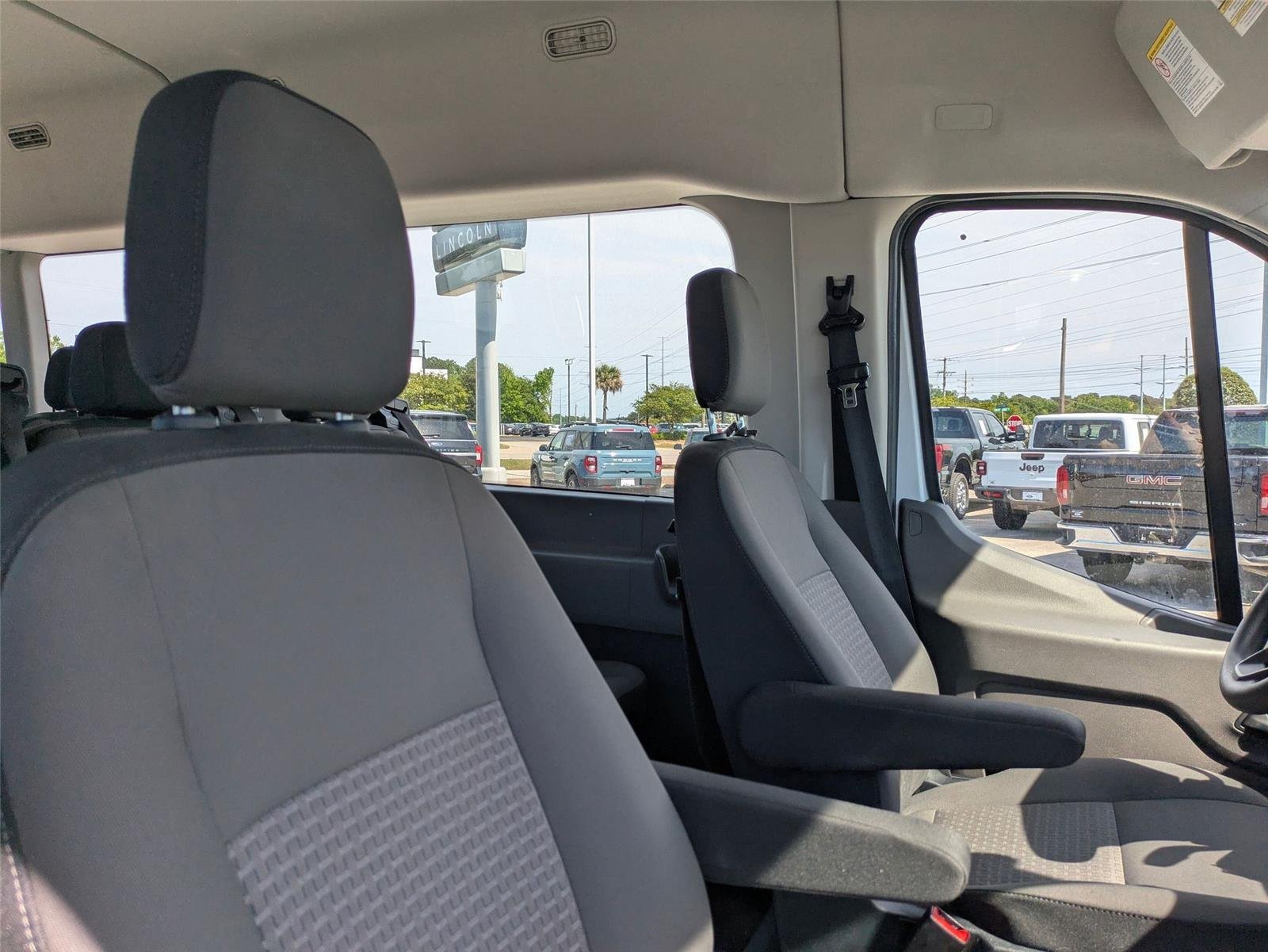Used 2023 Oxford White Ford XLT image 25