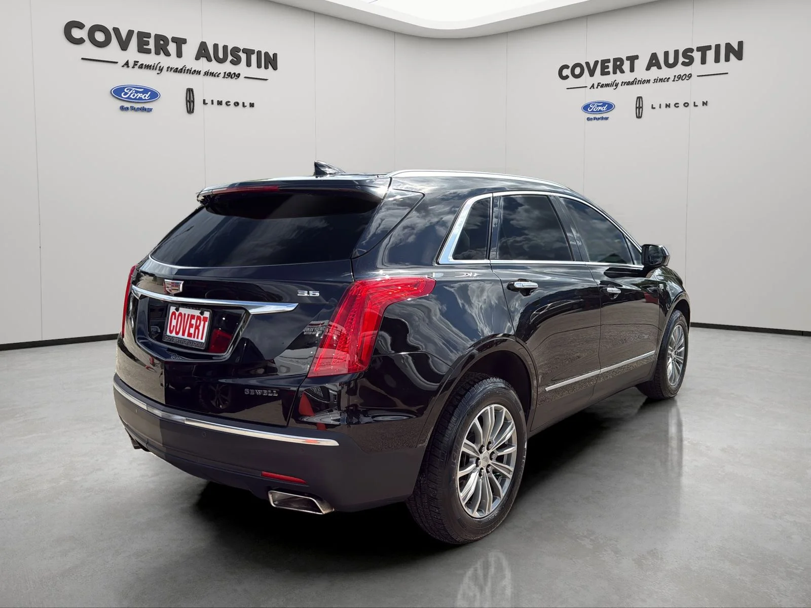 Used 2017 Black Cadillac Luxury image 4