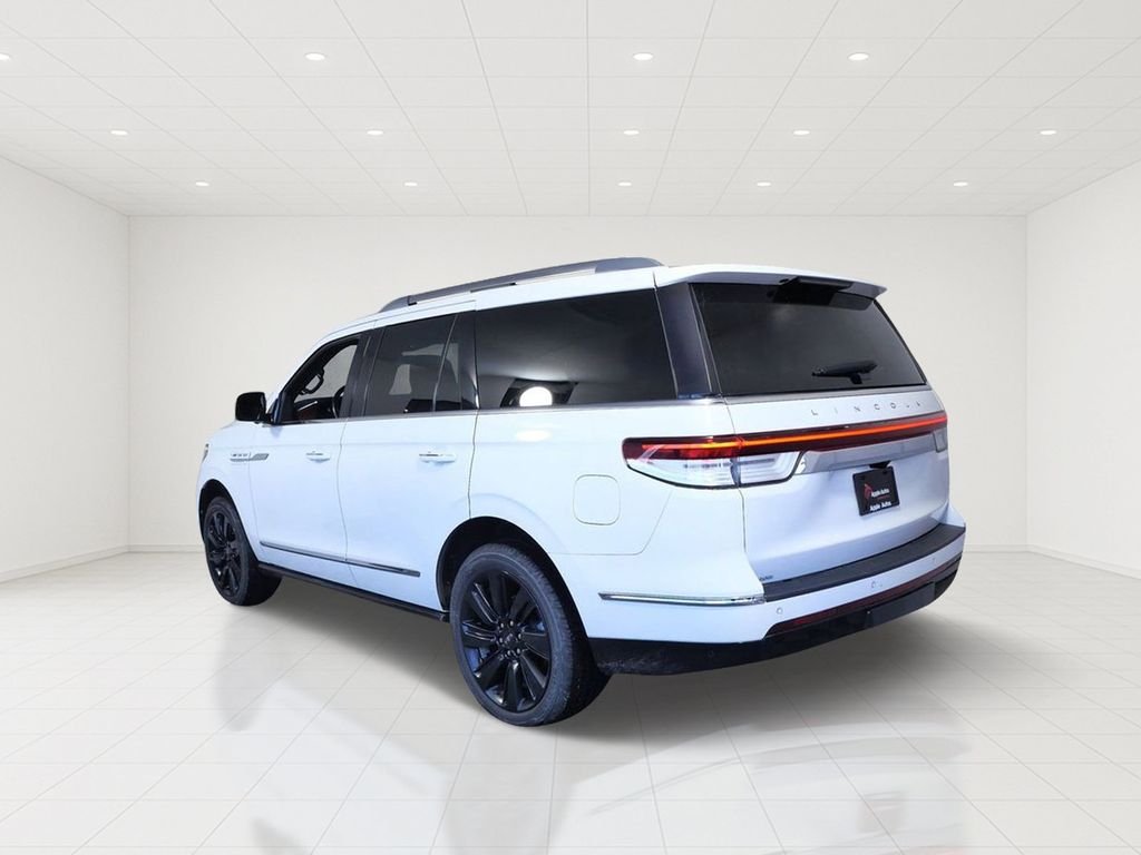 Used 2023 White Lincoln Reserve image 6