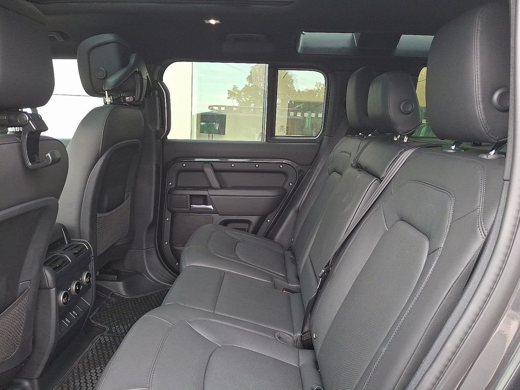 New 2026 Carpathian Grey Land Rover X-Dynamic SE image 6