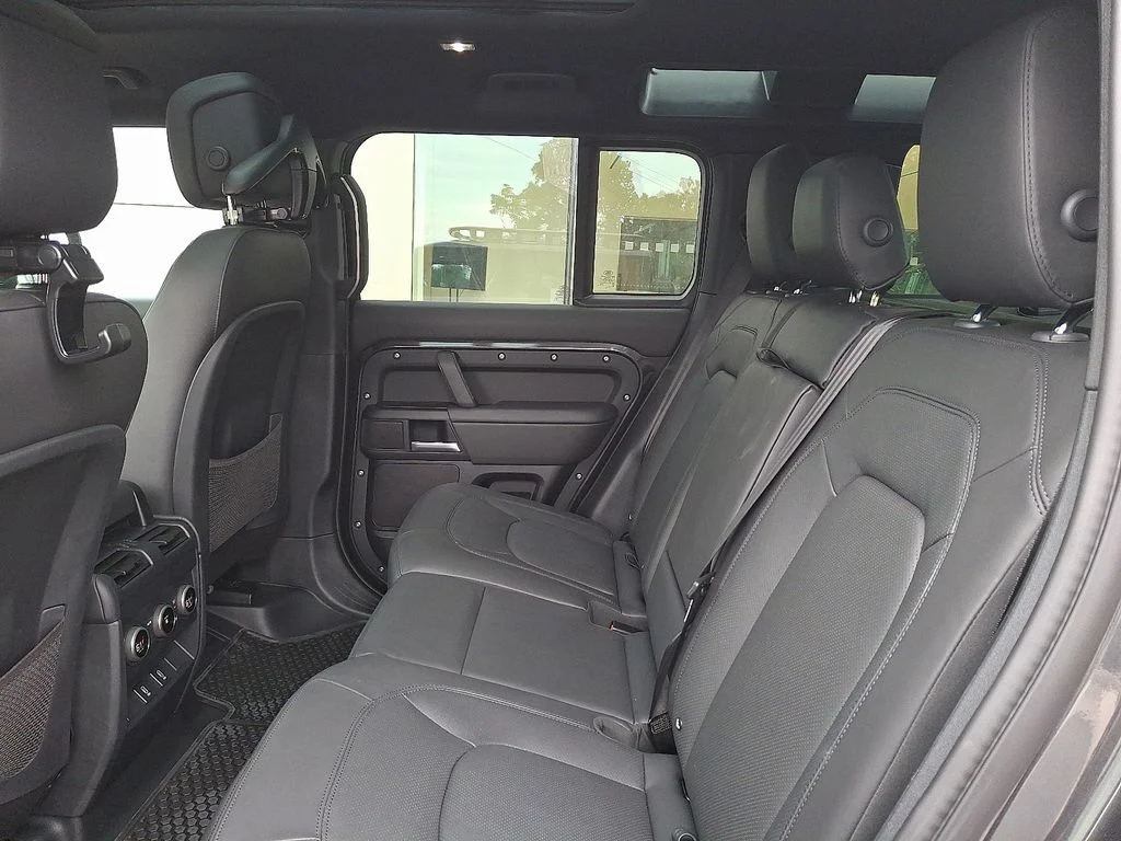 New 2026 Carpathian Grey Land Rover X-Dynamic SE image 6