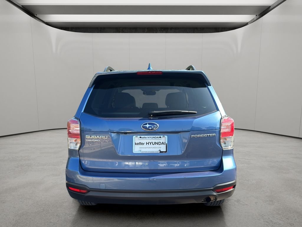 Used 2018 Quartz Blue Pearl Subaru 2.5i Premium image 4