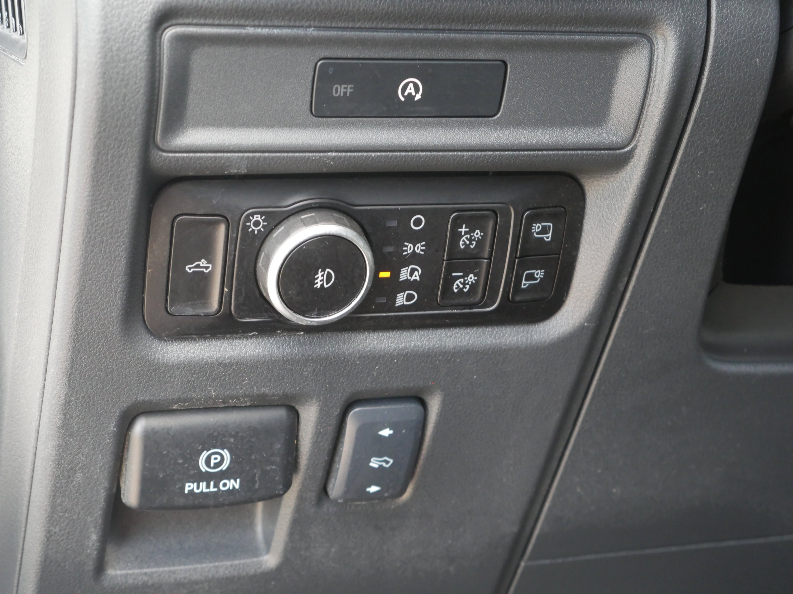 2025 Ford F-150 Lariat - Photo 6