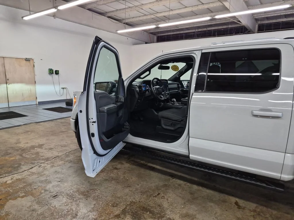 Certified Used 2023 Avalanche Ford XLT image 13