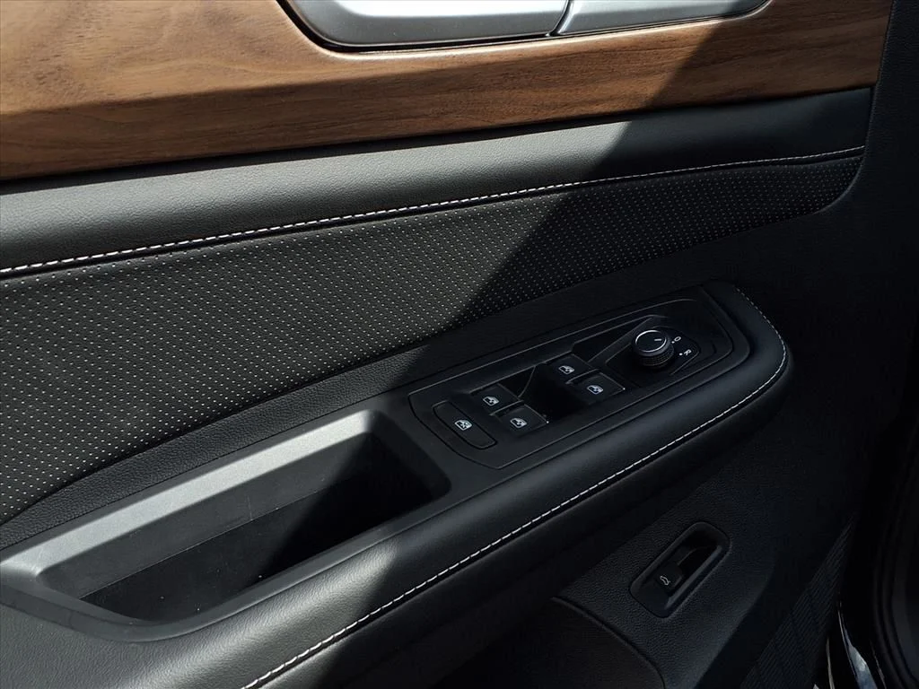 2026 Volkswagen Atlas SE w/Tech - Photo 17