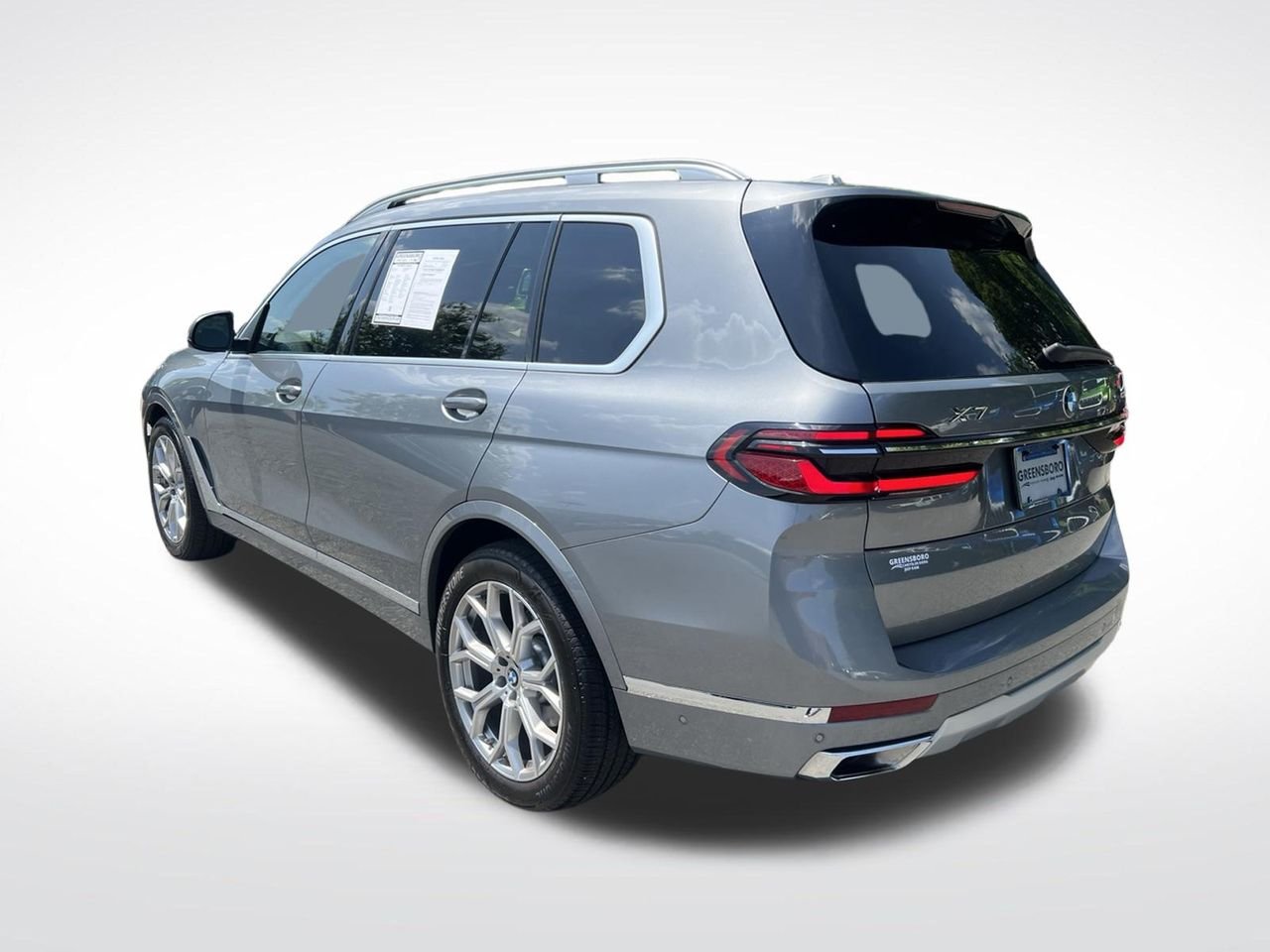 Used 2023 Gray BMW xDrive40i image 3