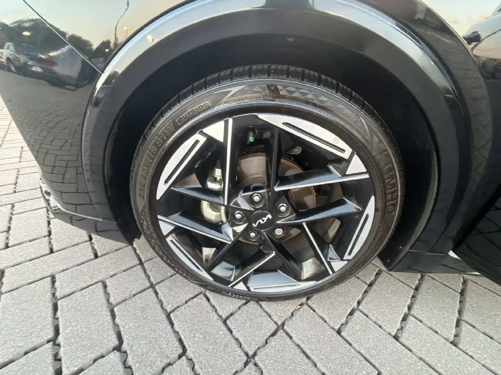 Used 2025 Black Kia GT-Line image 10