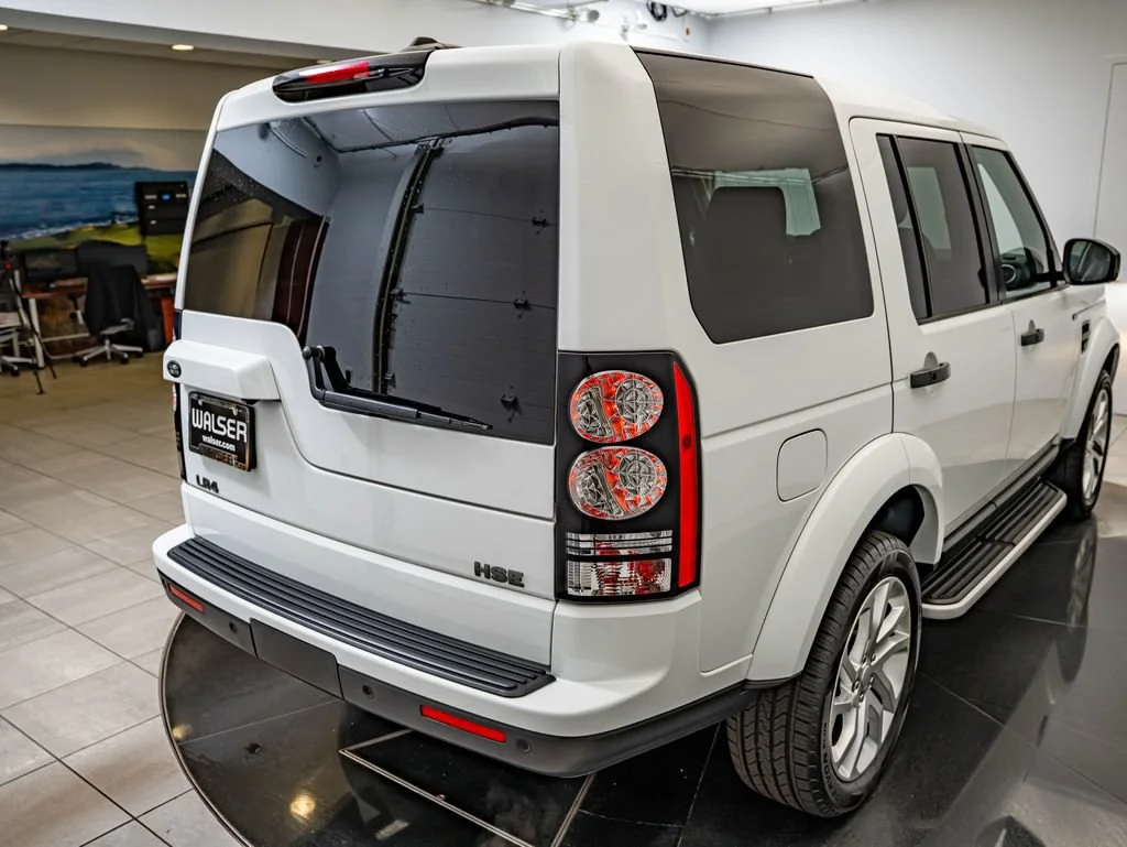 Used 2016 White Land Rover HSE image 15