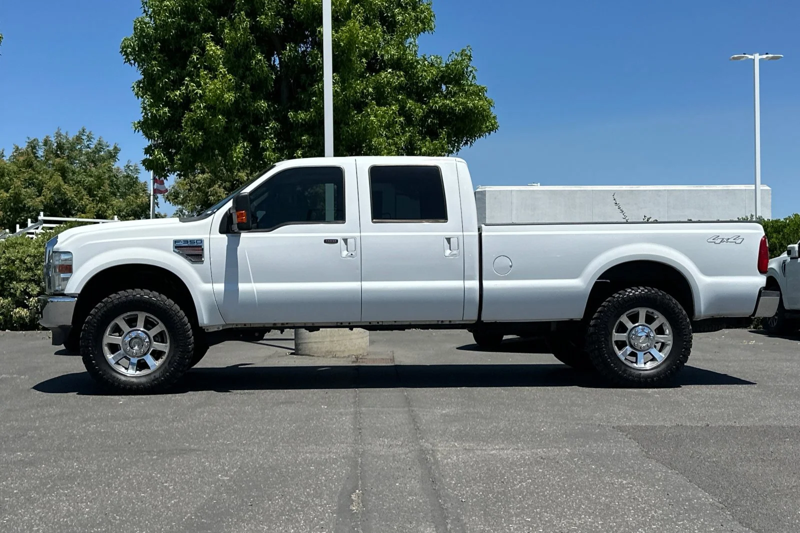 Used 2010 White Ford  image 7