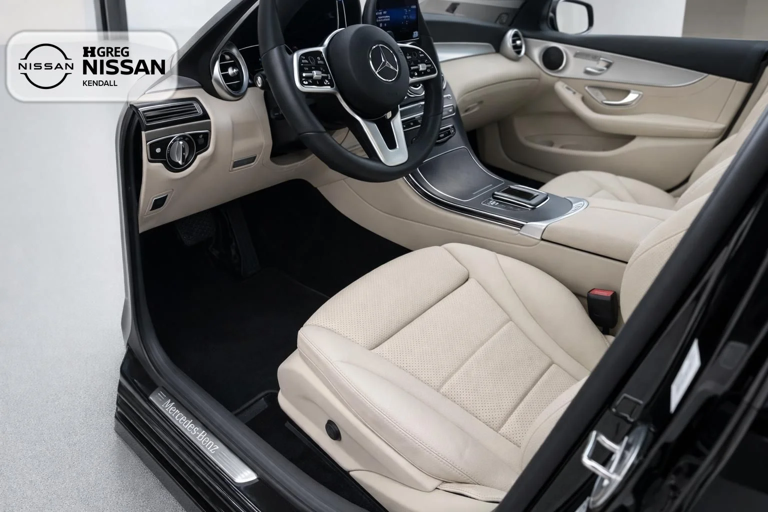 Used 2022 Black Mercedes-Benz GLC 300 image 12