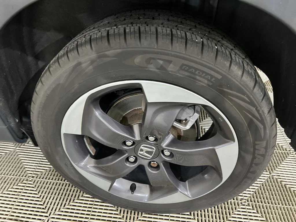 Used 2018 Black Honda EX-L image 9