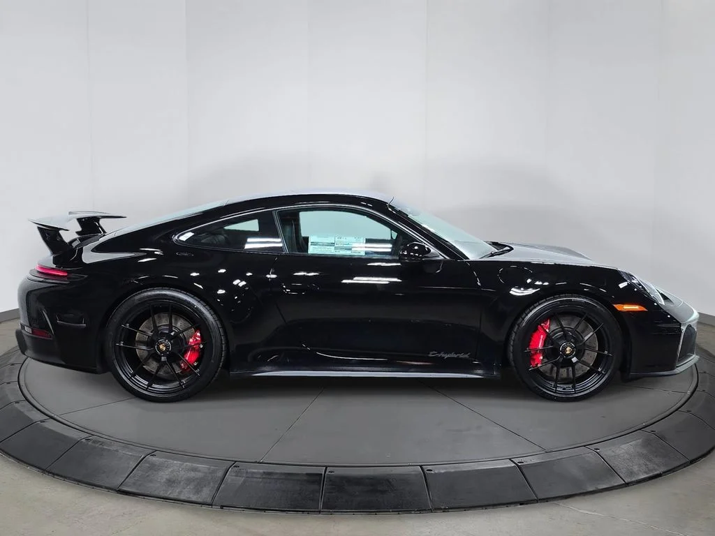 2026 Porsche 911 GTS - Photo 8