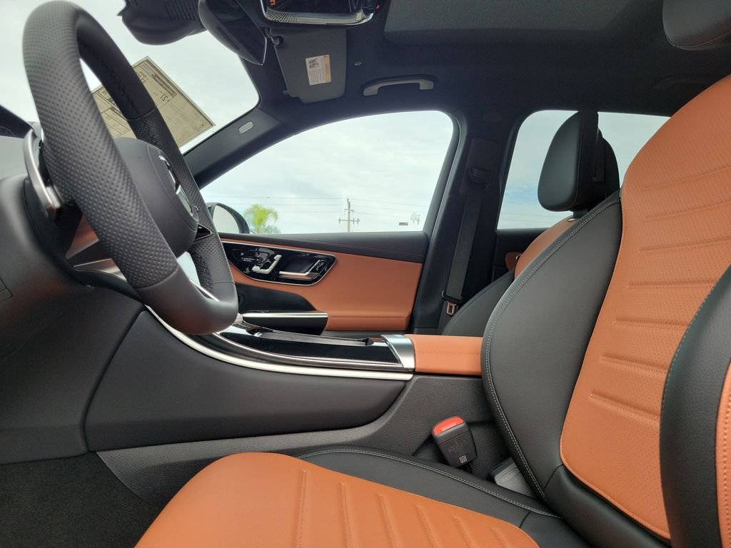New 2027 Black Mercedes-Benz GLC 300 image 19
