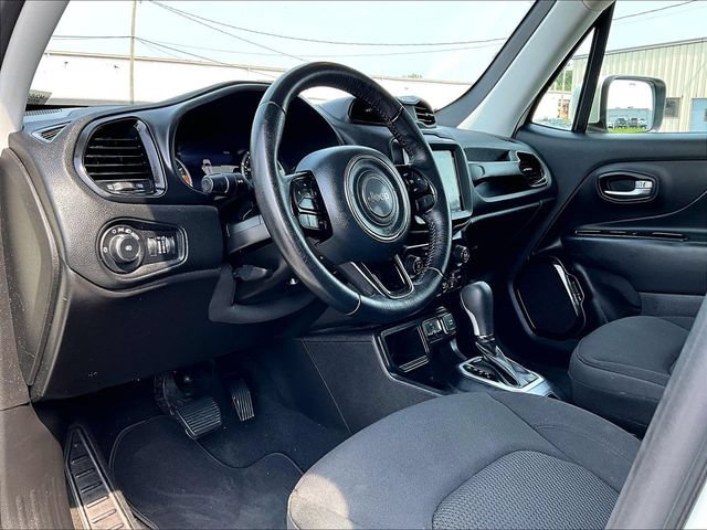 Used 2020 Alpine White Clea Jeep Altitude image 8