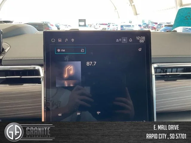 2025 GMC Sierra EV Denali - Photo 15
