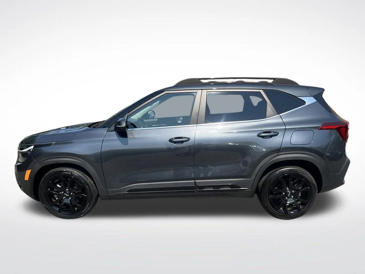 Used 2024 Gray Kia X-Line image 2